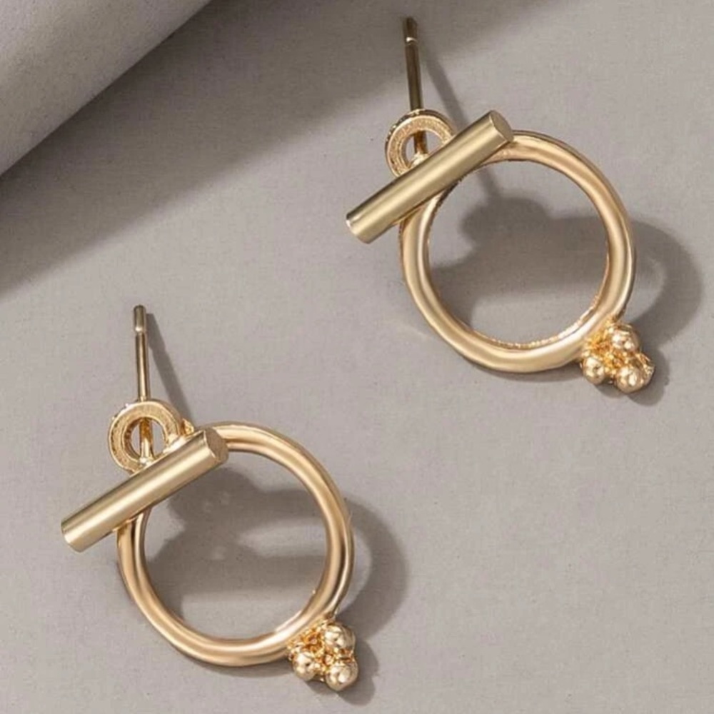 Gold Earrings - Picture 3 of 4